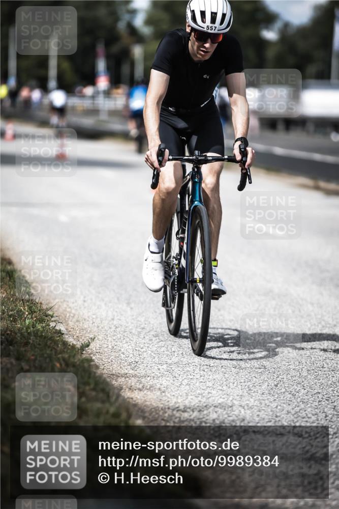 16.08.2026 - KN Förde Triathlon 2026 H.Heesch http://msf.ph/oto/9989384 16.08.2026 13:20:29 Radfahren 556, 588 meine-sportfotos.de