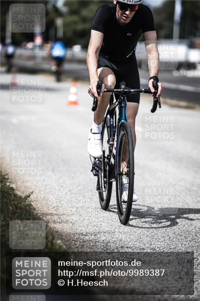 16.08.2026 - KN Förde Triathlon 2026 H.Heesch http://msf.ph/oto/9989387 16.08.2026 13:20:29 Radfahren 556, 588 meine-sportfotos.de