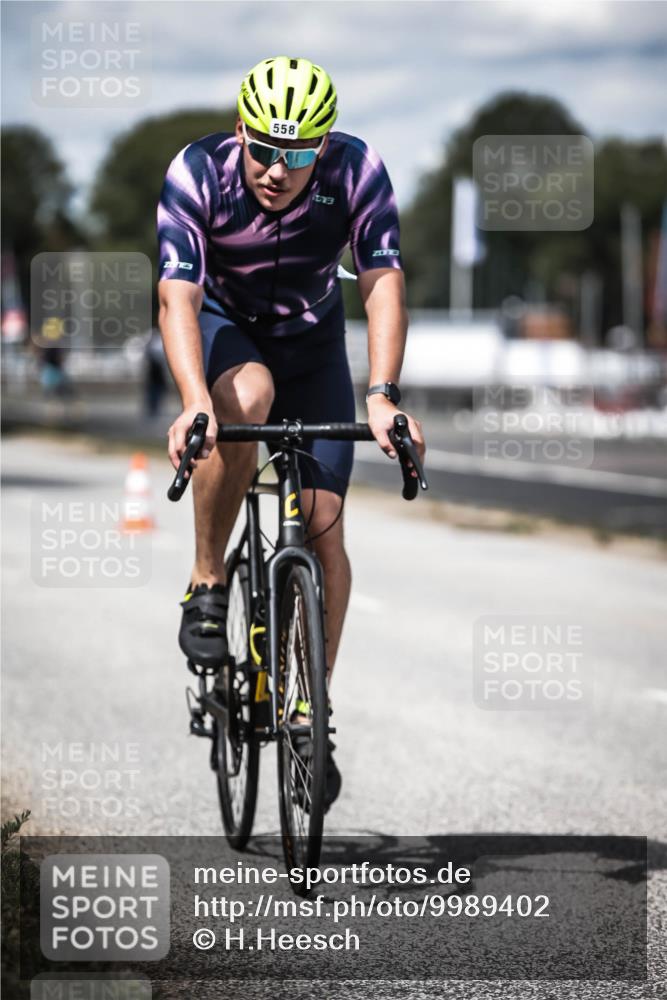 16.08.2026 - KN Förde Triathlon 2026 H.Heesch http://msf.ph/oto/9989402 16.08.2026 13:20:49 Radfahren 581, 589 meine-sportfotos.de