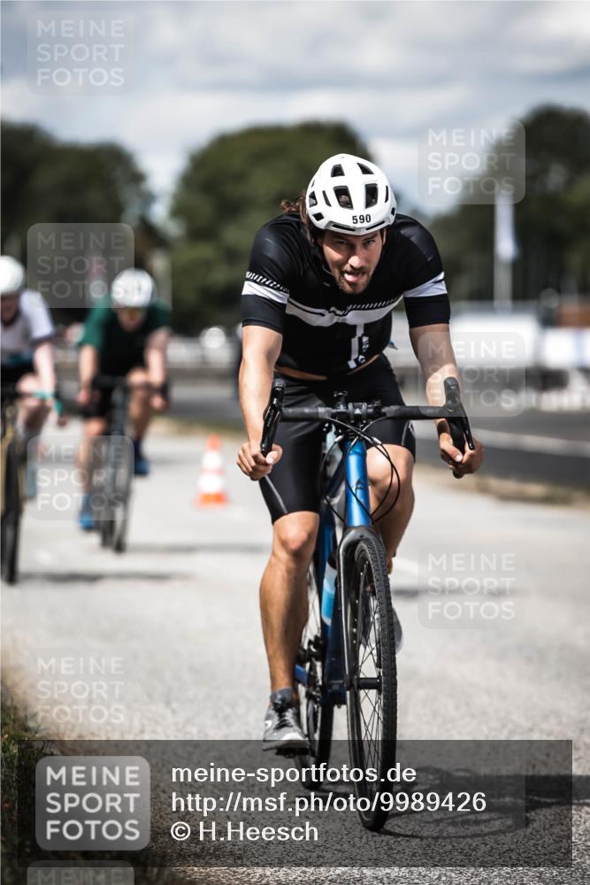 16.08.2026 - KN Förde Triathlon 2026 H.Heesch http://msf.ph/oto/9989426 16.08.2026 13:20:56 Radfahren 544, 581, 589, 602, 607, 720 meine-sportfotos.de