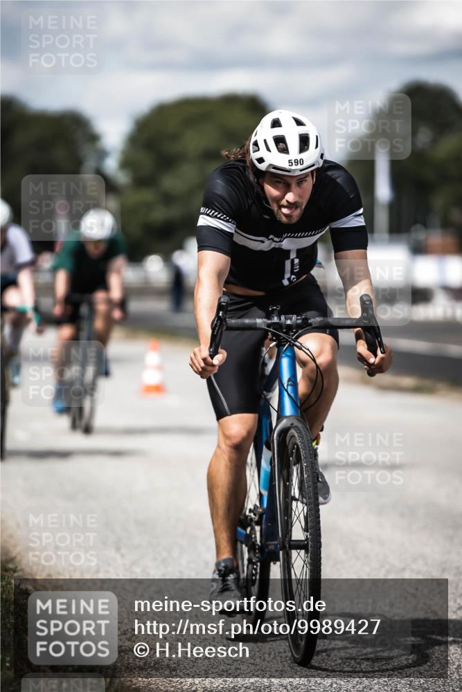 16.08.2026 - KN Förde Triathlon 2026 H.Heesch http://msf.ph/oto/9989427 16.08.2026 13:20:56 Radfahren 544, 581, 589, 602, 607, 720 meine-sportfotos.de