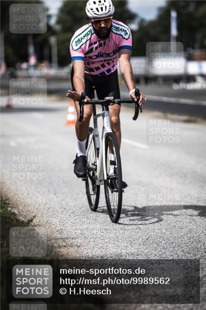 16.08.2026 - KN Förde Triathlon 2026 H.Heesch http://msf.ph/oto/9989562 16.08.2026 13:21:34 Radfahren 538, 718, 736 meine-sportfotos.de