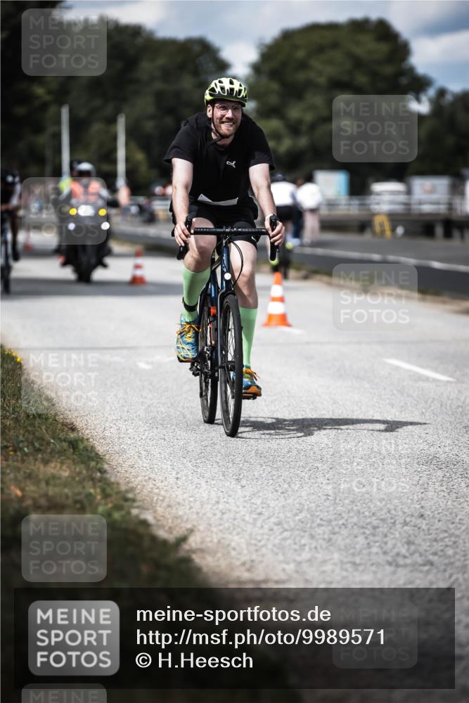 16.08.2026 - KN Förde Triathlon 2026 H.Heesch http://msf.ph/oto/9989571 16.08.2026 13:21:42 Radfahren 595, 704, 705, 730, 736 meine-sportfotos.de