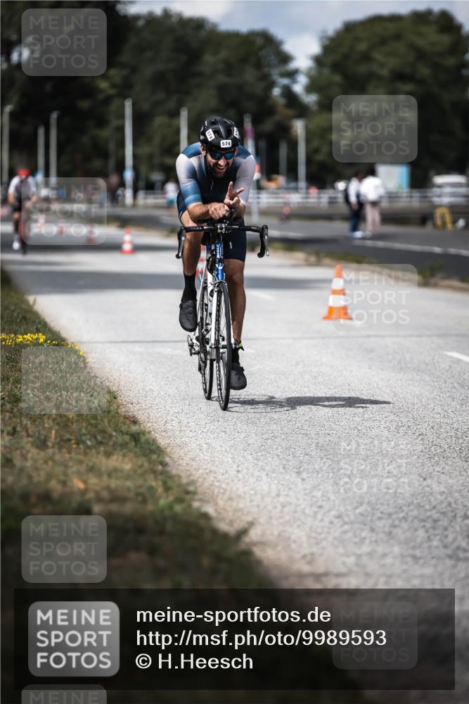 16.08.2026 - KN Förde Triathlon 2026 H.Heesch http://msf.ph/oto/9989593 16.08.2026 13:21:44 Radfahren 595, 704, 705, 730 meine-sportfotos.de