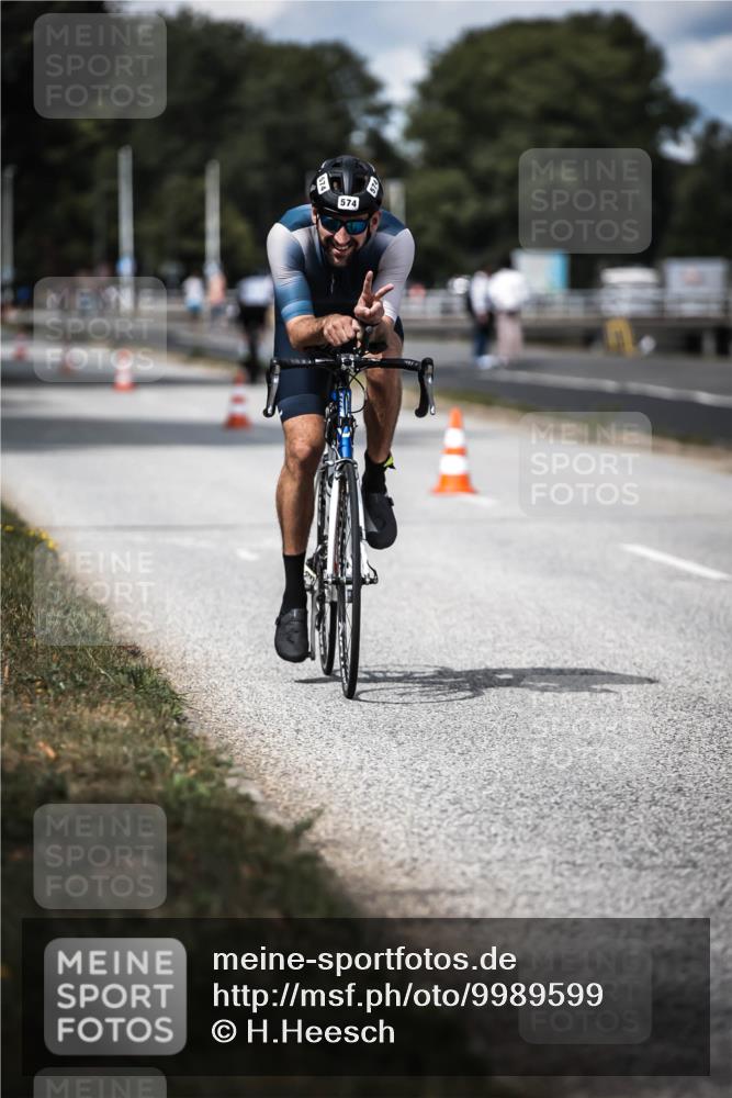 16.08.2026 - KN Förde Triathlon 2026 H.Heesch http://msf.ph/oto/9989599 16.08.2026 13:21:45 Radfahren 595, 704, 705, 730 meine-sportfotos.de