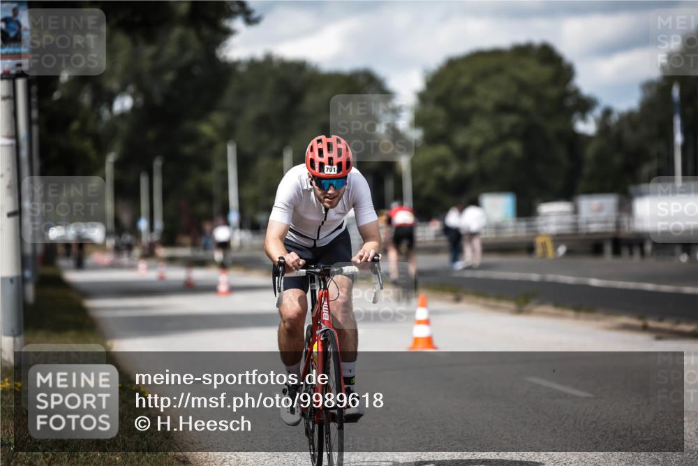 16.08.2026 - KN Förde Triathlon 2026 H.Heesch http://msf.ph/oto/9989618 16.08.2026 13:21:50 Radfahren 555 meine-sportfotos.de