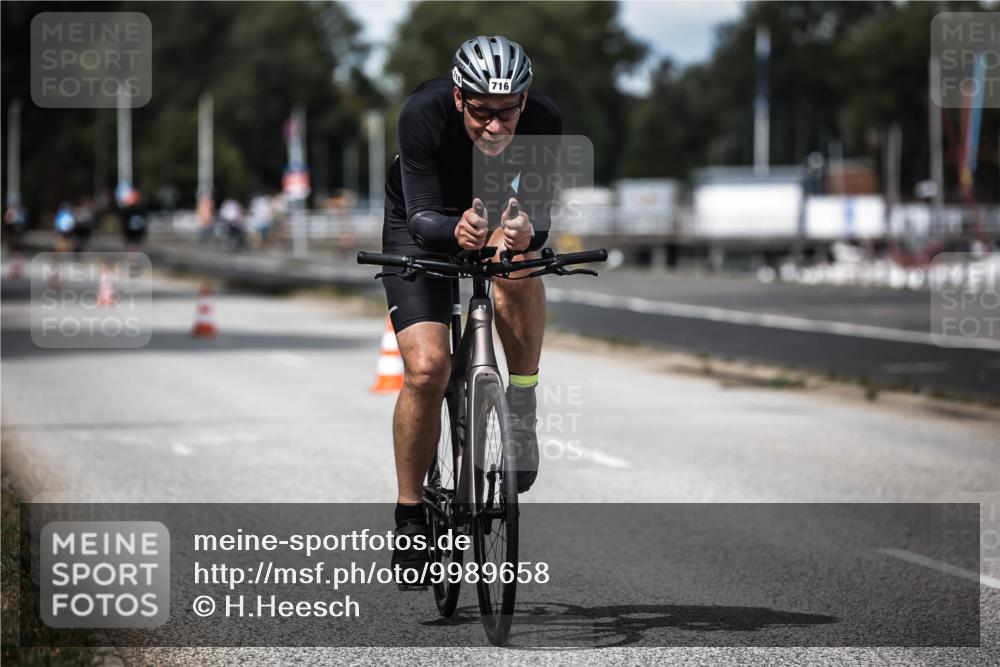 16.08.2026 - KN Förde Triathlon 2026 H.Heesch http://msf.ph/oto/9989658 16.08.2026 13:22:06 Radfahren 506, 577, 716 meine-sportfotos.de