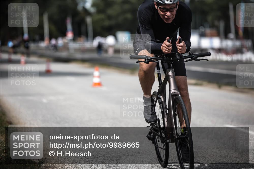 16.08.2026 - KN Förde Triathlon 2026 H.Heesch http://msf.ph/oto/9989665 16.08.2026 13:22:06 Radfahren 506, 577, 716 meine-sportfotos.de