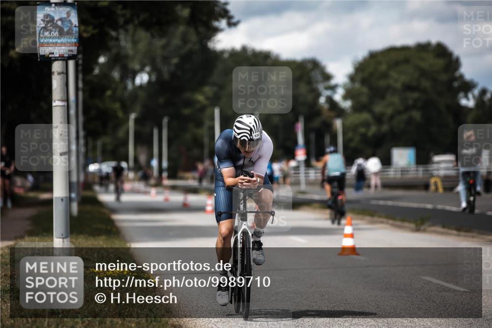 16.08.2026 - KN Förde Triathlon 2026 H.Heesch http://msf.ph/oto/9989710 16.08.2026 13:22:21 Radfahren 548, 599 meine-sportfotos.de