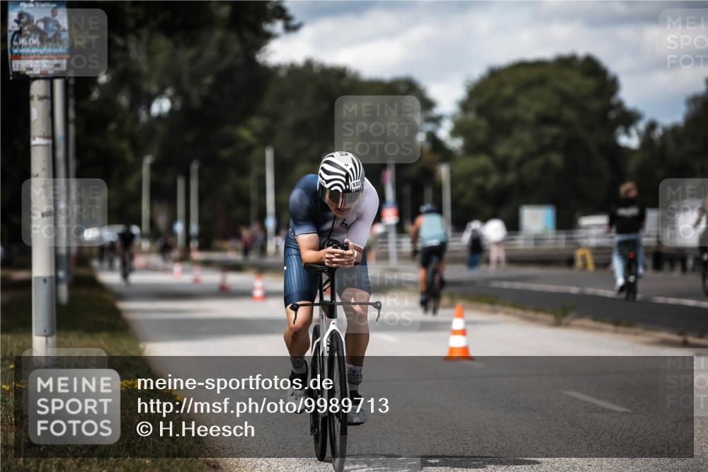 16.08.2026 - KN Förde Triathlon 2026 H.Heesch http://msf.ph/oto/9989713 16.08.2026 13:22:21 Radfahren 548, 599 meine-sportfotos.de