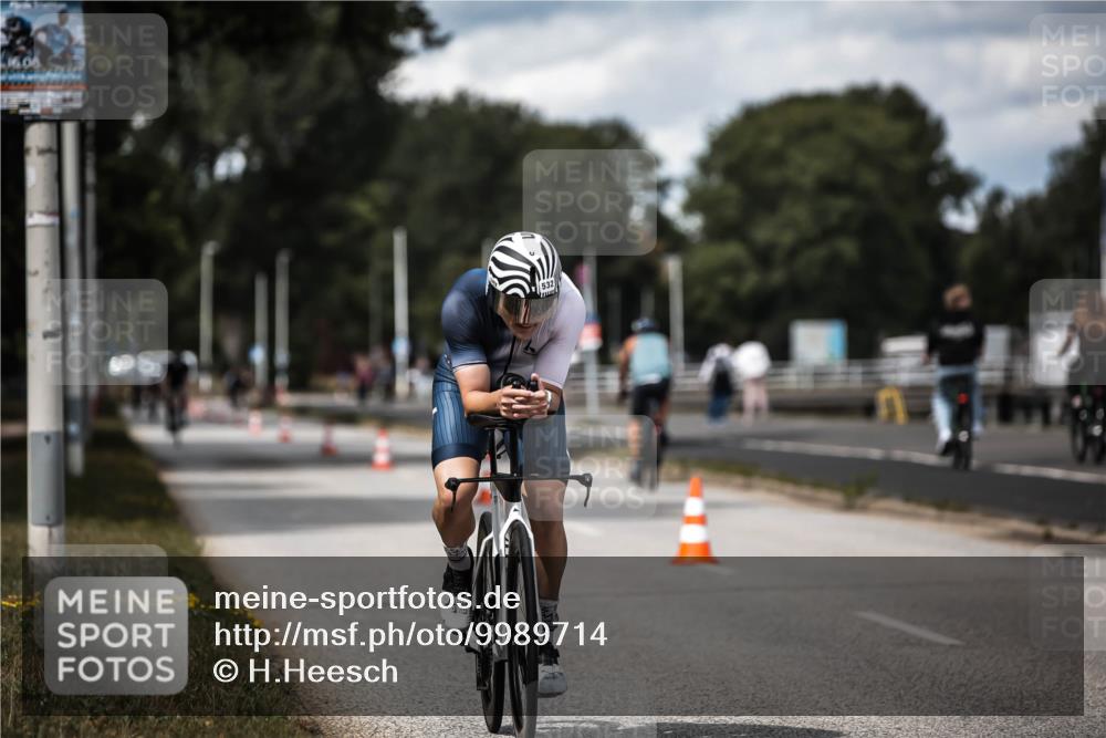 16.08.2026 - KN Förde Triathlon 2026 H.Heesch http://msf.ph/oto/9989714 16.08.2026 13:22:21 Radfahren 548, 599 meine-sportfotos.de
