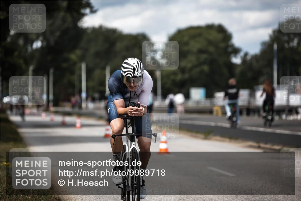 16.08.2026 - KN Förde Triathlon 2026 H.Heesch http://msf.ph/oto/9989718 16.08.2026 13:22:21 Radfahren 548, 599 meine-sportfotos.de