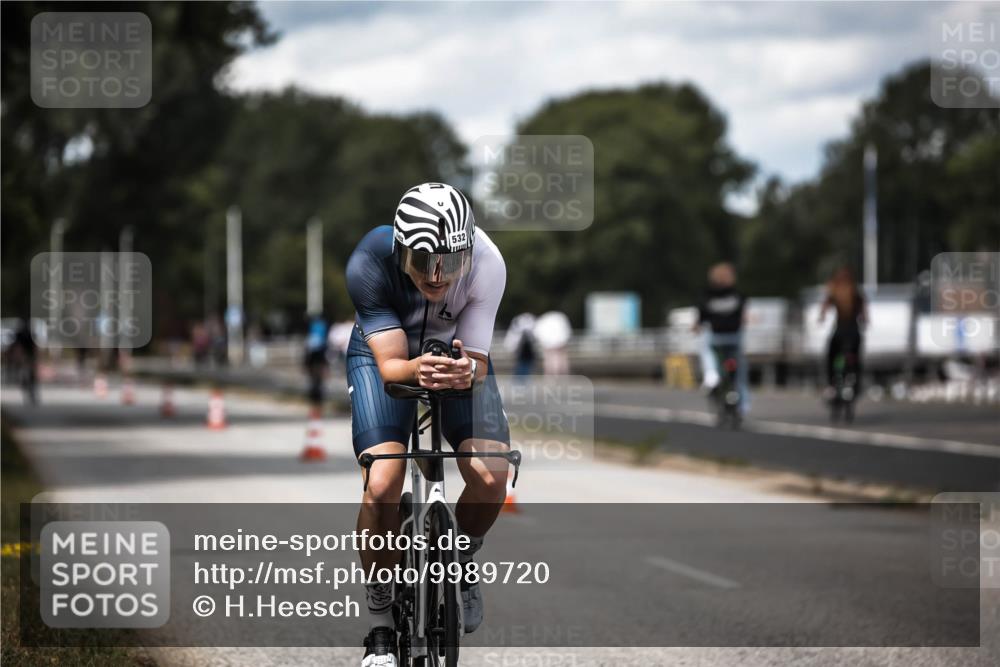 16.08.2026 - KN Förde Triathlon 2026 H.Heesch http://msf.ph/oto/9989720 16.08.2026 13:22:21 Radfahren 548, 599 meine-sportfotos.de