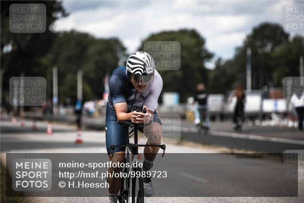 16.08.2026 - KN Förde Triathlon 2026 H.Heesch http://msf.ph/oto/9989723 16.08.2026 13:22:22 Radfahren 548, 599 meine-sportfotos.de