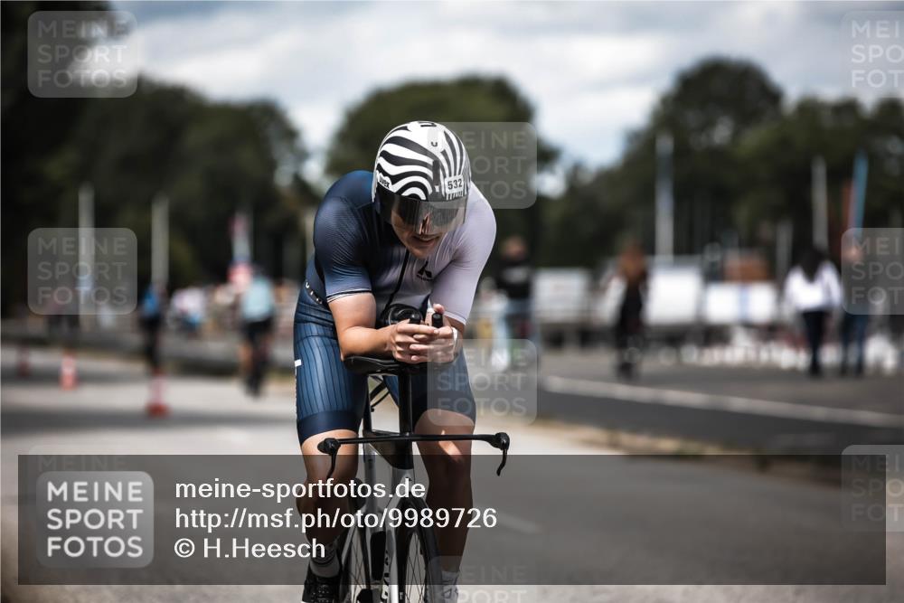 16.08.2026 - KN Förde Triathlon 2026 H.Heesch http://msf.ph/oto/9989726 16.08.2026 13:22:22 Radfahren 548, 599 meine-sportfotos.de