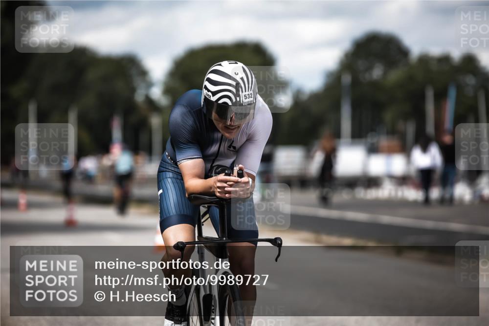 16.08.2026 - KN Förde Triathlon 2026 H.Heesch http://msf.ph/oto/9989727 16.08.2026 13:22:22 Radfahren 548, 599 meine-sportfotos.de