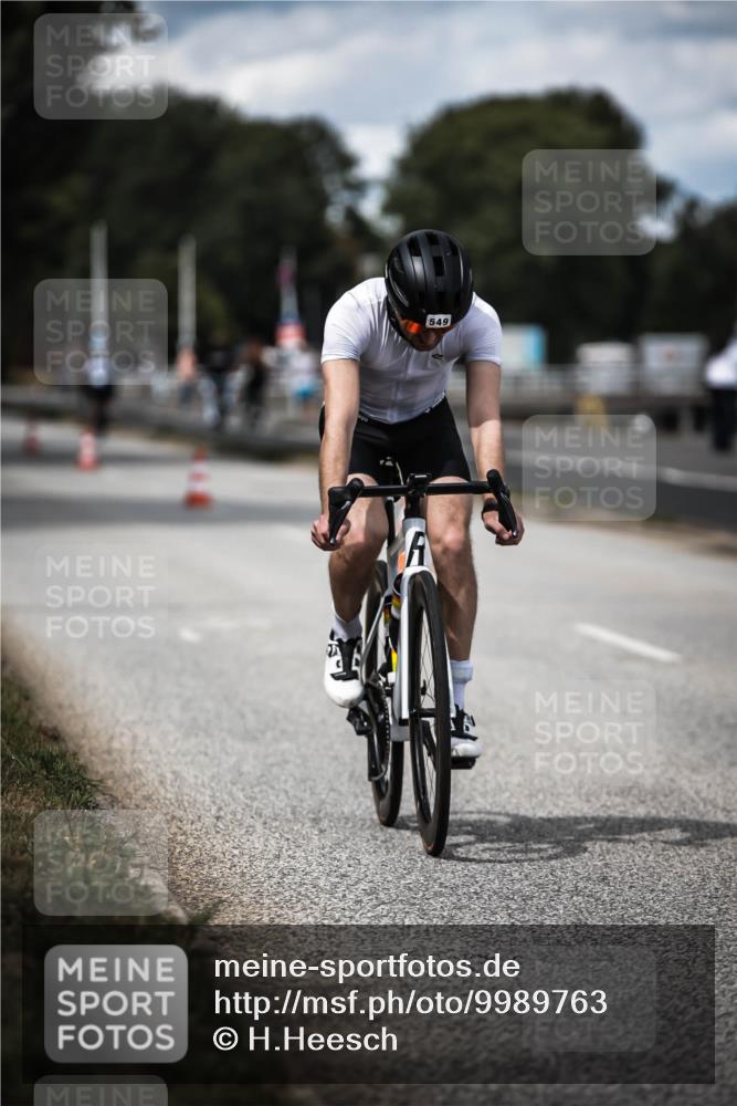 16.08.2026 - KN Förde Triathlon 2026 H.Heesch http://msf.ph/oto/9989763 16.08.2026 13:22:37 Radfahren 601, 721, 737 meine-sportfotos.de