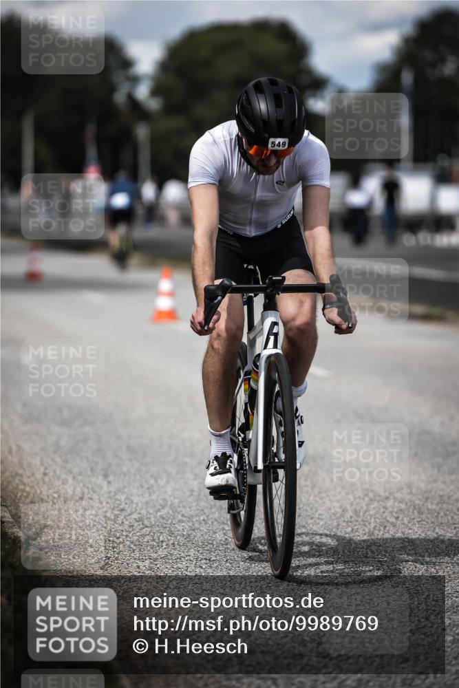 16.08.2026 - KN Förde Triathlon 2026 H.Heesch http://msf.ph/oto/9989769 16.08.2026 13:22:37 Radfahren 601, 721, 737 meine-sportfotos.de