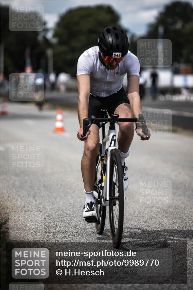 16.08.2026 - KN Förde Triathlon 2026 H.Heesch http://msf.ph/oto/9989770 16.08.2026 13:22:37 Radfahren 601, 721, 737 meine-sportfotos.de