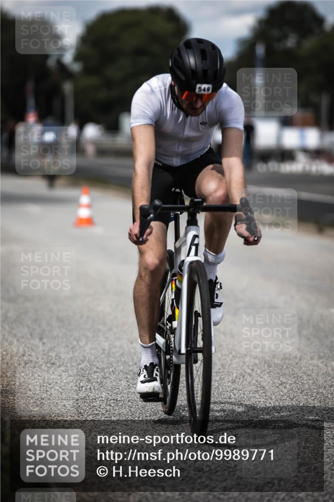 16.08.2026 - KN Förde Triathlon 2026 H.Heesch http://msf.ph/oto/9989771 16.08.2026 13:22:37 Radfahren 601, 721, 737 meine-sportfotos.de