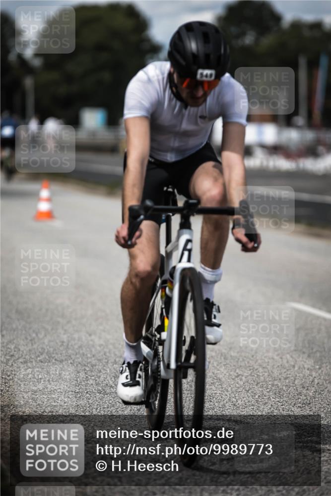 16.08.2026 - KN Förde Triathlon 2026 H.Heesch http://msf.ph/oto/9989773 16.08.2026 13:22:38 Radfahren 601, 721, 737 meine-sportfotos.de