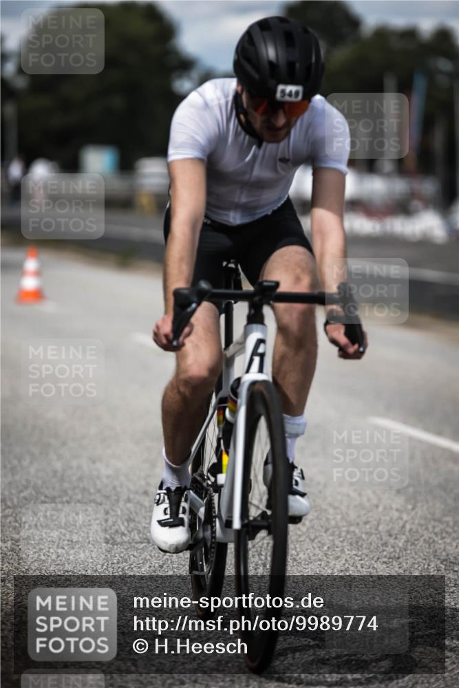 16.08.2026 - KN Förde Triathlon 2026 H.Heesch http://msf.ph/oto/9989774 16.08.2026 13:22:38 Radfahren 601, 721, 737 meine-sportfotos.de