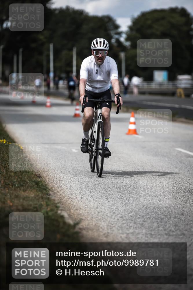 16.08.2026 - KN Förde Triathlon 2026 H.Heesch http://msf.ph/oto/9989781 16.08.2026 13:22:41 Radfahren 737 meine-sportfotos.de