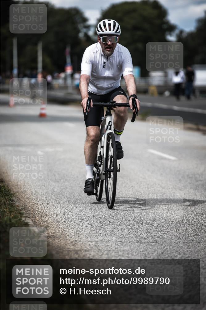 16.08.2026 - KN Förde Triathlon 2026 H.Heesch http://msf.ph/oto/9989790 16.08.2026 13:22:42 Radfahren 737 meine-sportfotos.de