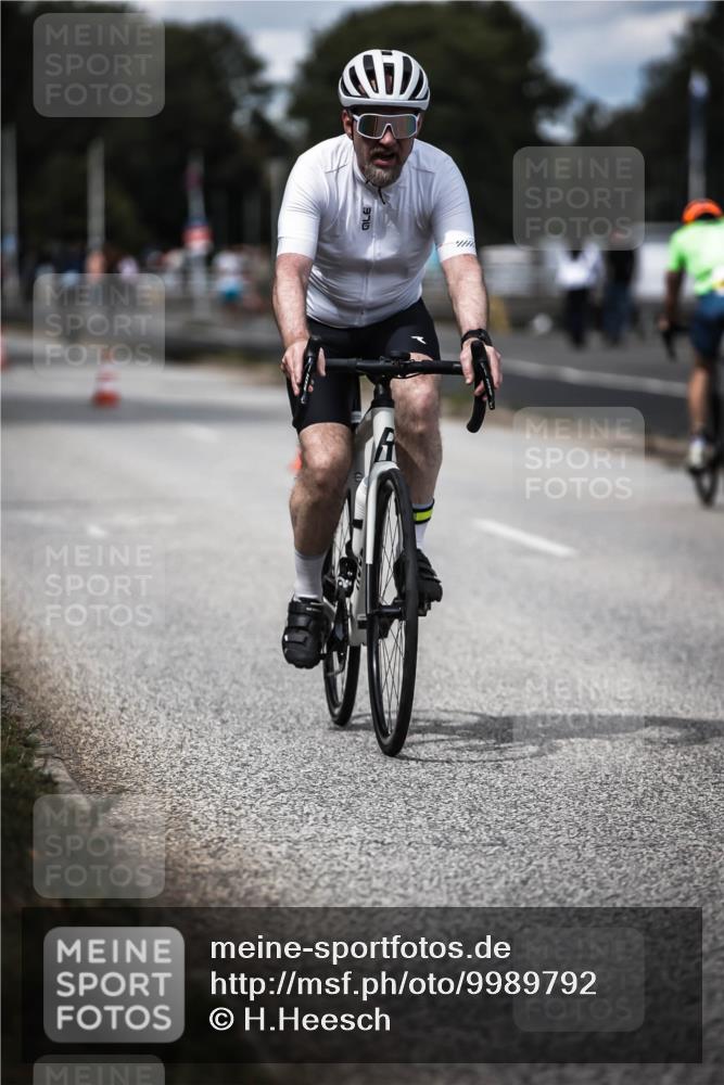 16.08.2026 - KN Förde Triathlon 2026 H.Heesch http://msf.ph/oto/9989792 16.08.2026 13:22:42 Radfahren 737 meine-sportfotos.de