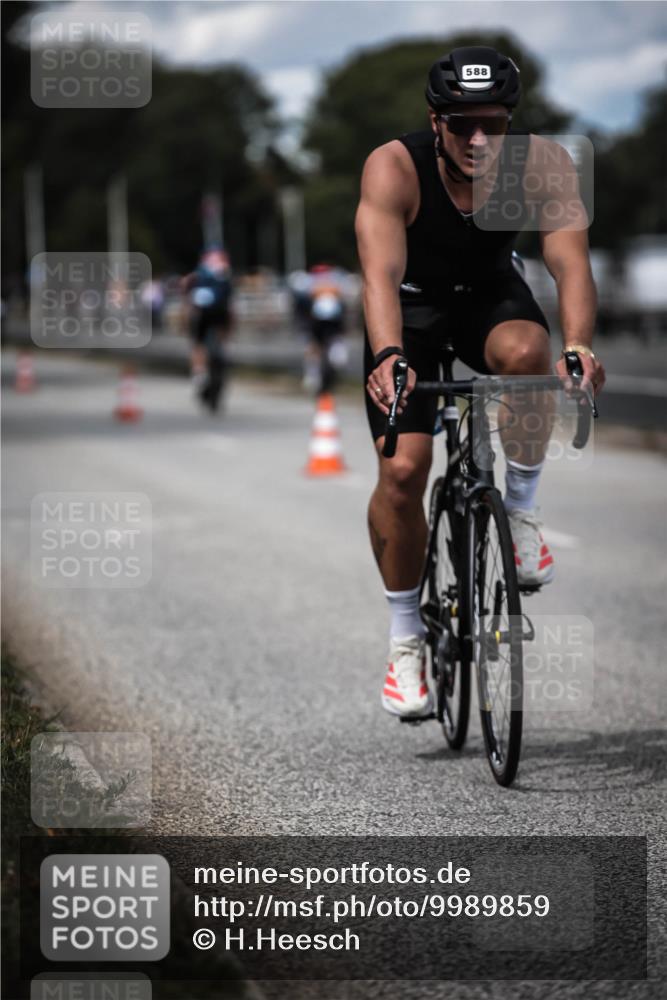 16.08.2026 - KN Förde Triathlon 2026 H.Heesch http://msf.ph/oto/9989859 16.08.2026 13:22:59 Radfahren 550, 739 meine-sportfotos.de
