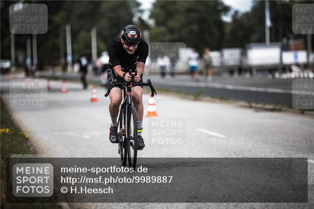 16.08.2026 - KN Förde Triathlon 2026 H.Heesch http://msf.ph/oto/9989887 16.08.2026 13:23:12 Radfahren 573, 708, 726, 727, 731 meine-sportfotos.de