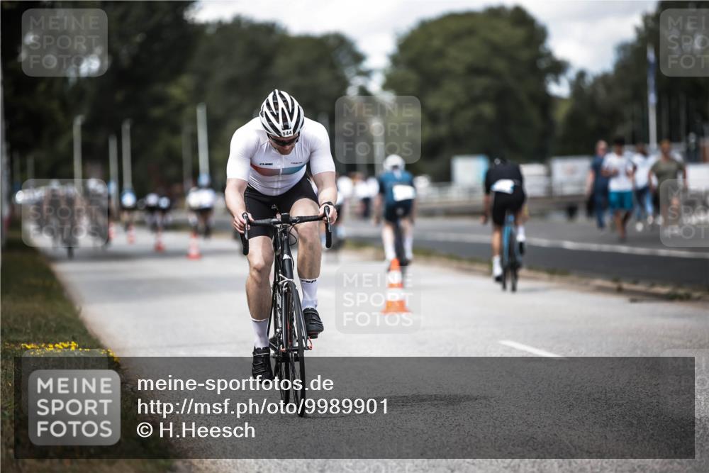 16.08.2026 - KN Förde Triathlon 2026 H.Heesch http://msf.ph/oto/9989901 16.08.2026 13:23:31 Radfahren  meine-sportfotos.de