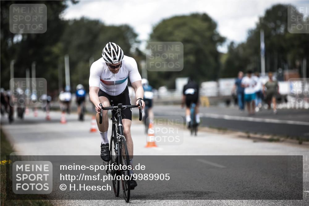 16.08.2026 - KN Förde Triathlon 2026 H.Heesch http://msf.ph/oto/9989905 16.08.2026 13:23:31 Radfahren  meine-sportfotos.de