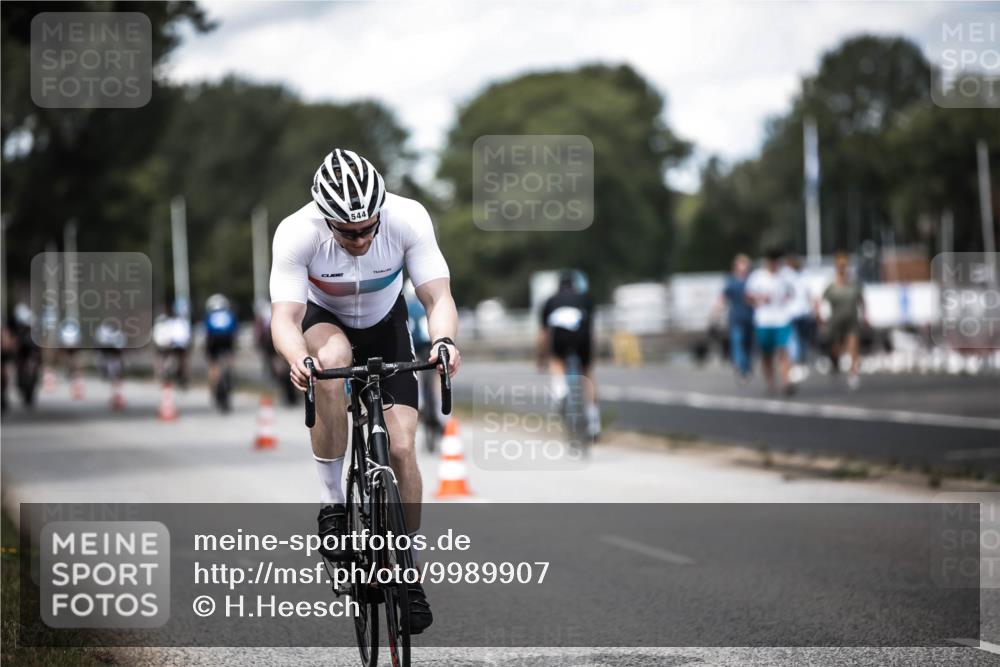 16.08.2026 - KN Förde Triathlon 2026 H.Heesch http://msf.ph/oto/9989907 16.08.2026 13:23:31 Radfahren  meine-sportfotos.de