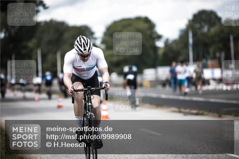 16.08.2026 - KN Förde Triathlon 2026 H.Heesch http://msf.ph/oto/9989908 16.08.2026 13:23:31 Radfahren  meine-sportfotos.de