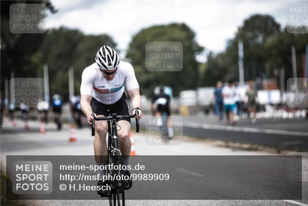 16.08.2026 - KN Förde Triathlon 2026 H.Heesch http://msf.ph/oto/9989909 16.08.2026 13:23:31 Radfahren  meine-sportfotos.de