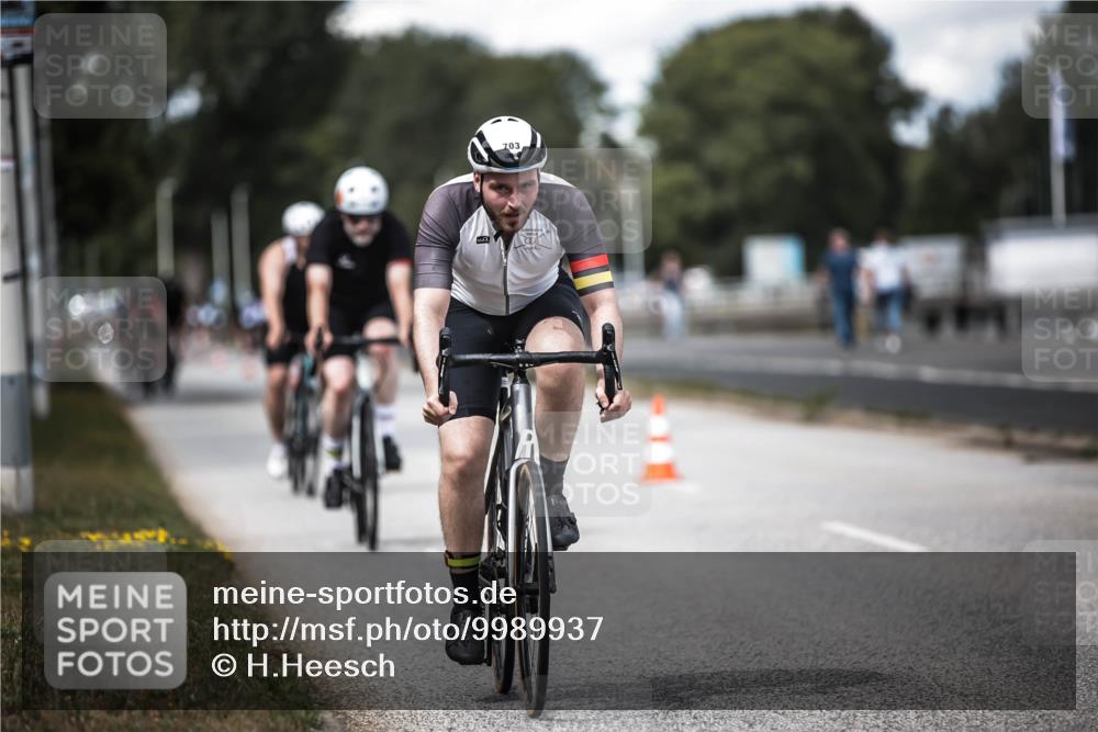 16.08.2026 - KN Förde Triathlon 2026 H.Heesch http://msf.ph/oto/9989937 16.08.2026 13:23:39 Radfahren 596, 608, 740, 747 meine-sportfotos.de