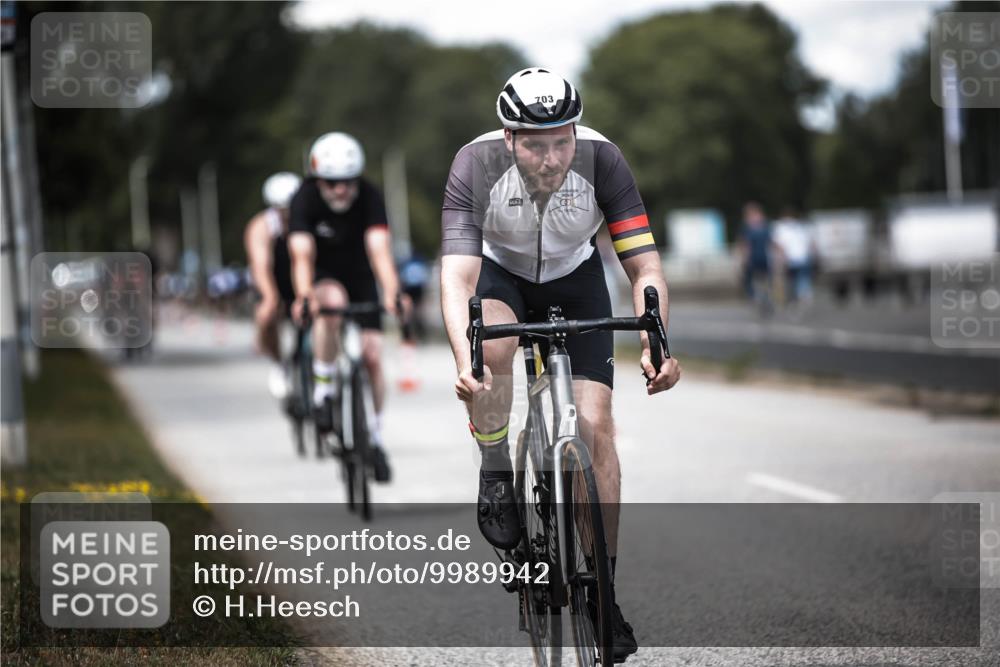 16.08.2026 - KN Förde Triathlon 2026 H.Heesch http://msf.ph/oto/9989942 16.08.2026 13:23:39 Radfahren 596, 608, 740, 747 meine-sportfotos.de