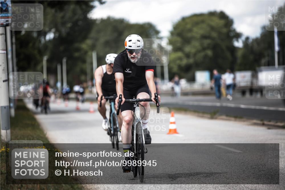 16.08.2026 - KN Förde Triathlon 2026 H.Heesch http://msf.ph/oto/9989945 16.08.2026 13:23:40 Radfahren 596, 608, 740, 747 meine-sportfotos.de