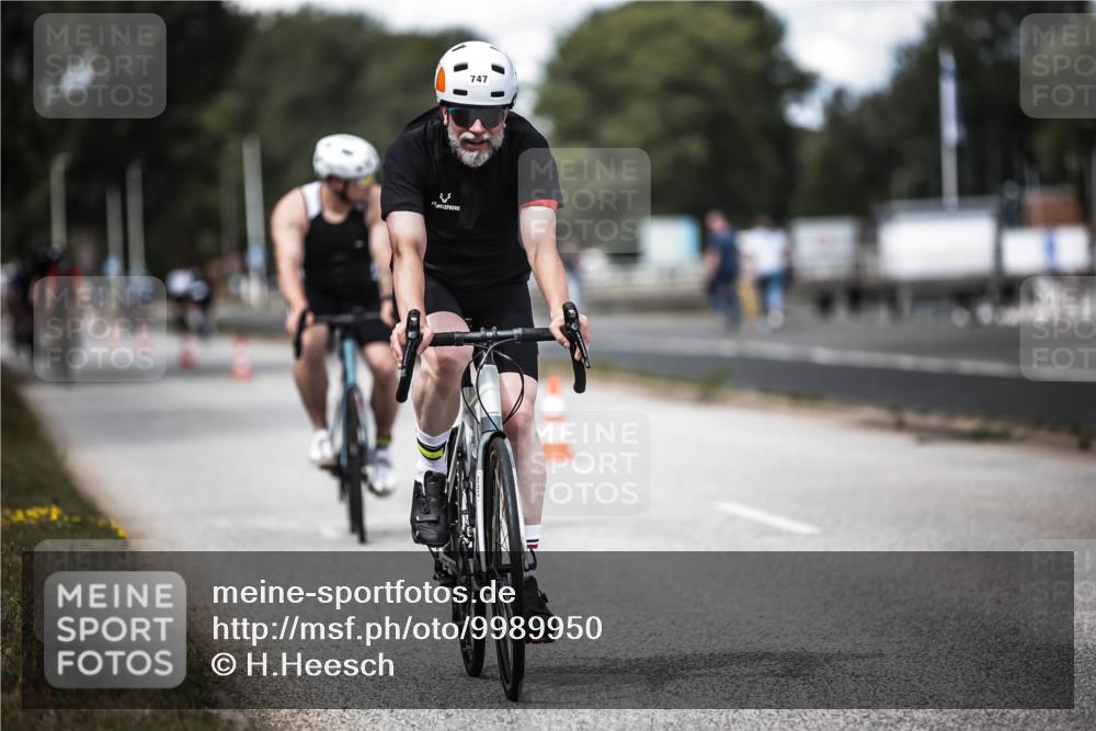 16.08.2026 - KN Förde Triathlon 2026 H.Heesch http://msf.ph/oto/9989950 16.08.2026 13:23:40 Radfahren 596, 608, 740, 747 meine-sportfotos.de