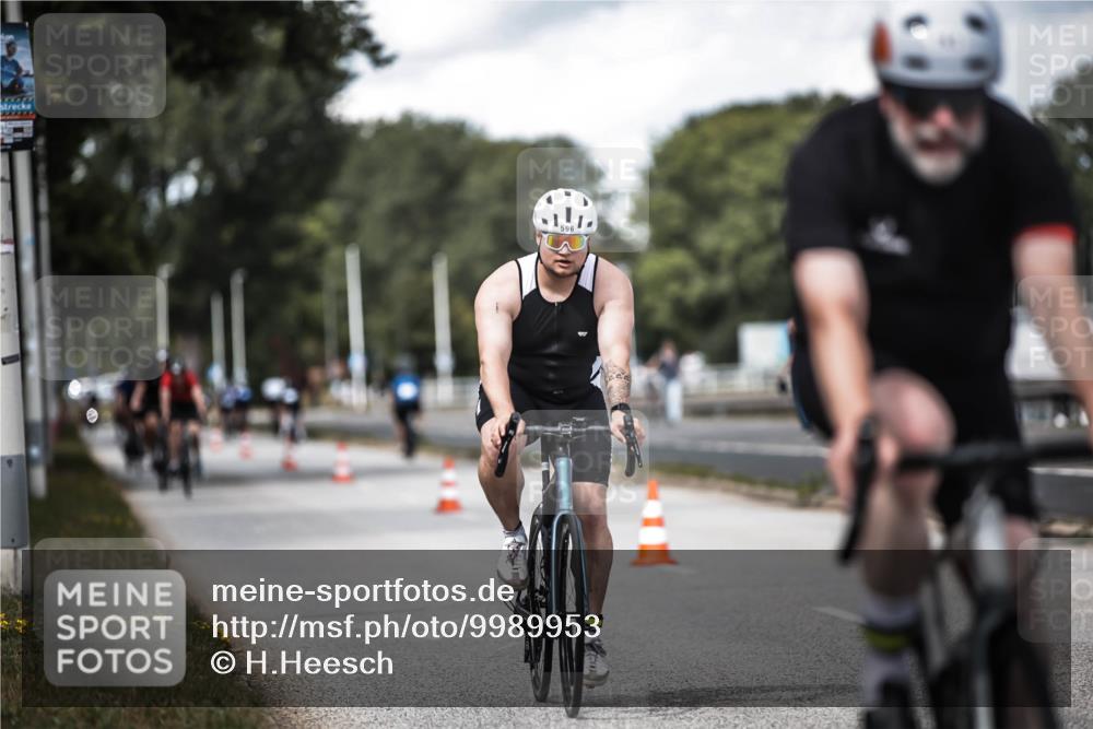 16.08.2026 - KN Förde Triathlon 2026 H.Heesch http://msf.ph/oto/9989953 16.08.2026 13:23:41 Radfahren 596, 608, 740, 747 meine-sportfotos.de