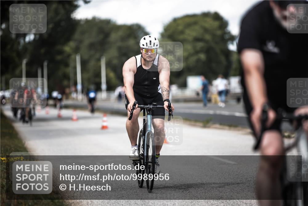 16.08.2026 - KN Förde Triathlon 2026 H.Heesch http://msf.ph/oto/9989956 16.08.2026 13:23:41 Radfahren 596, 608, 740, 747 meine-sportfotos.de