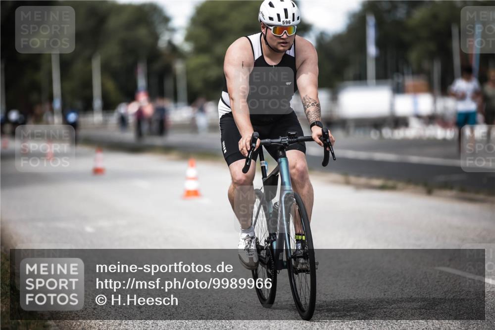 16.08.2026 - KN Förde Triathlon 2026 H.Heesch http://msf.ph/oto/9989966 16.08.2026 13:23:41 Radfahren 596, 608, 740, 747 meine-sportfotos.de