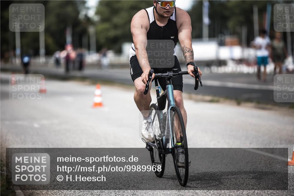 16.08.2026 - KN Förde Triathlon 2026 H.Heesch http://msf.ph/oto/9989968 16.08.2026 13:23:41 Radfahren 596, 608, 740, 747 meine-sportfotos.de