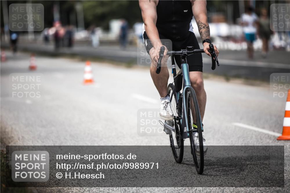 16.08.2026 - KN Förde Triathlon 2026 H.Heesch http://msf.ph/oto/9989971 16.08.2026 13:23:41 Radfahren 596, 608, 740, 747 meine-sportfotos.de