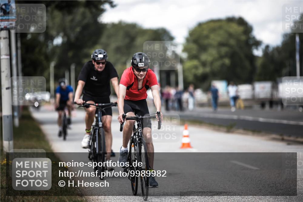 16.08.2026 - KN Förde Triathlon 2026 H.Heesch http://msf.ph/oto/9989982 16.08.2026 13:23:47 Radfahren 517, 535, 578, 581, 589, 729, 746 meine-sportfotos.de