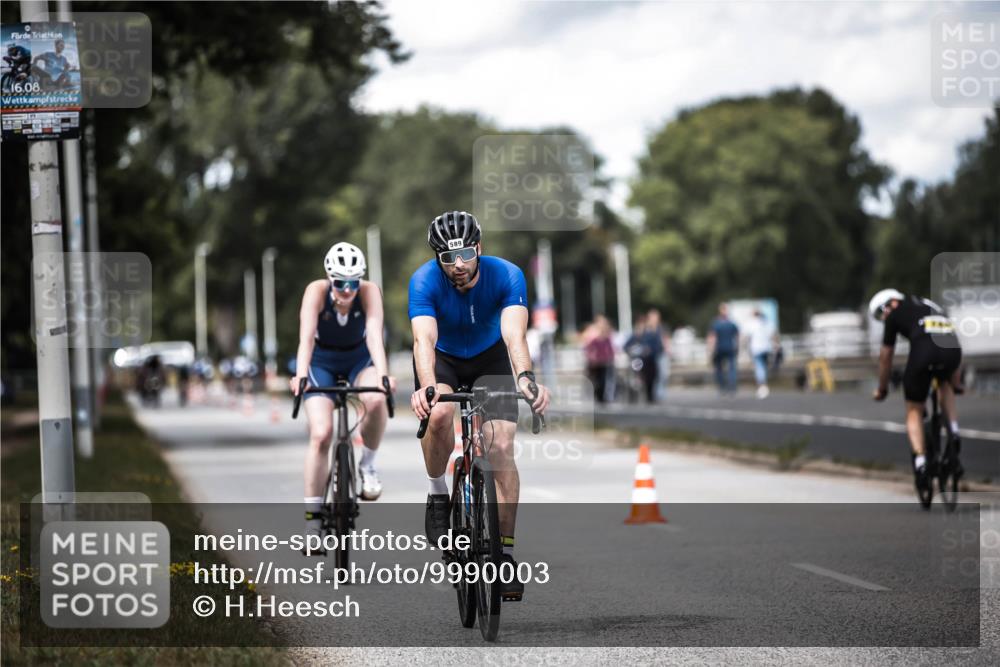 16.08.2026 - KN Förde Triathlon 2026 H.Heesch http://msf.ph/oto/9990003 16.08.2026 13:23:50 Radfahren 517, 535, 545, 578, 581, 589, 729, 746 meine-sportfotos.de