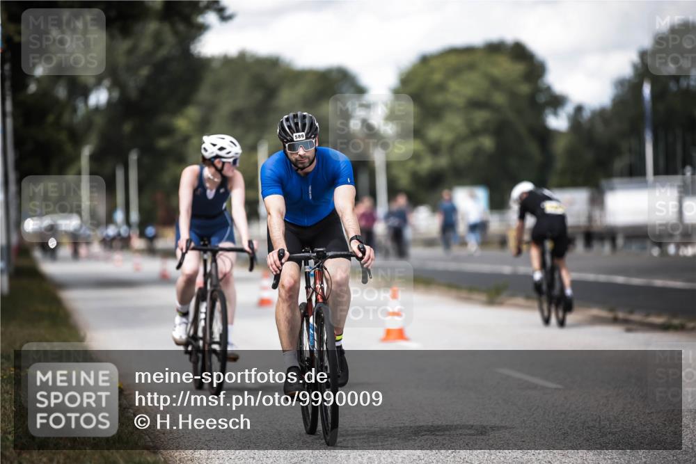 16.08.2026 - KN Förde Triathlon 2026 H.Heesch http://msf.ph/oto/9990009 16.08.2026 13:23:50 Radfahren 517, 535, 545, 578, 581, 589, 729, 746 meine-sportfotos.de