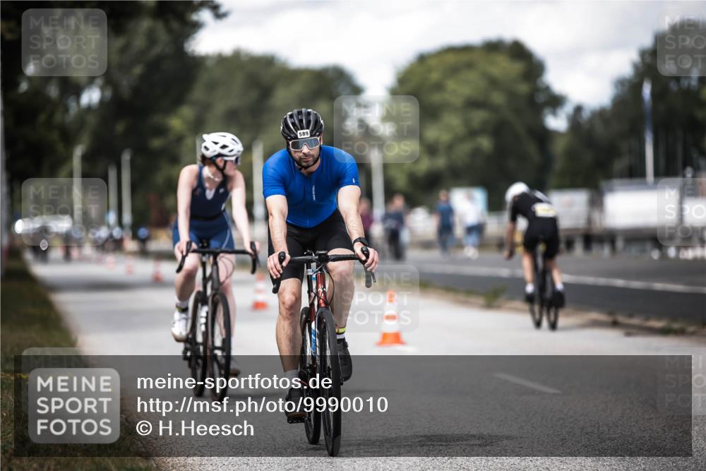 16.08.2026 - KN Förde Triathlon 2026 H.Heesch http://msf.ph/oto/9990010 16.08.2026 13:23:50 Radfahren 517, 535, 545, 578, 581, 589, 729, 746 meine-sportfotos.de