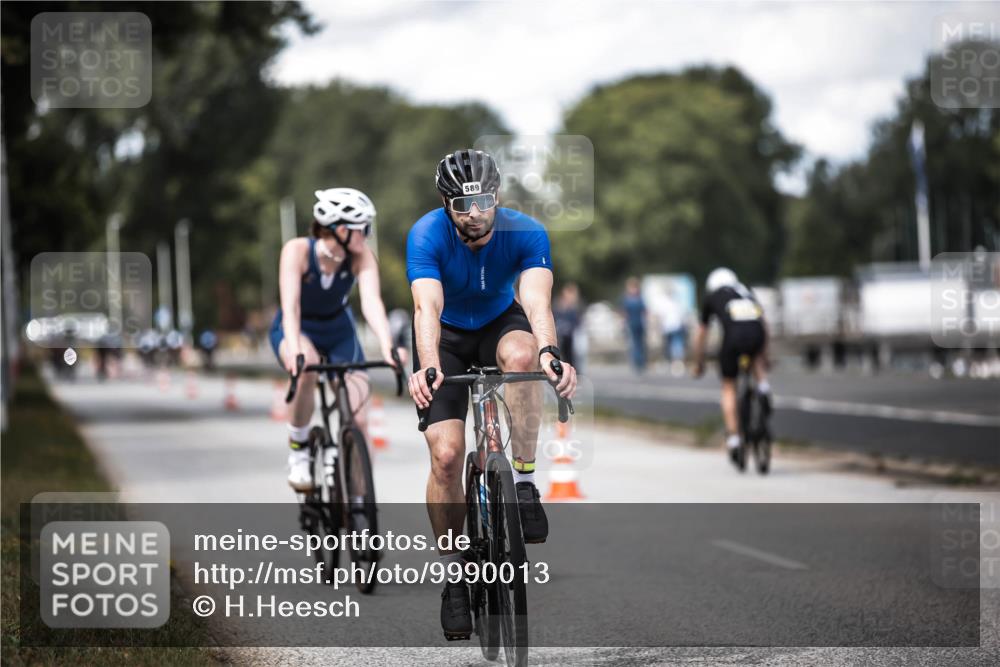 16.08.2026 - KN Förde Triathlon 2026 H.Heesch http://msf.ph/oto/9990013 16.08.2026 13:23:50 Radfahren 517, 535, 545, 578, 581, 589, 729, 746 meine-sportfotos.de